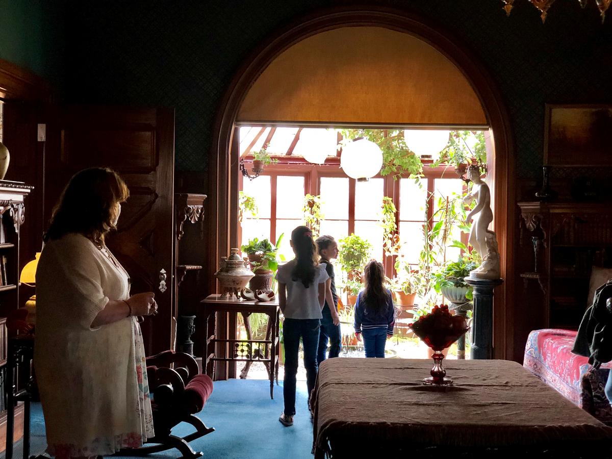 Puerto Rican evacuees were guests at the Mark Twain House during a recent private tour of the national historic landmark in Hartford. Photo by Vanessa de la Torre for Connecticut Public Radio