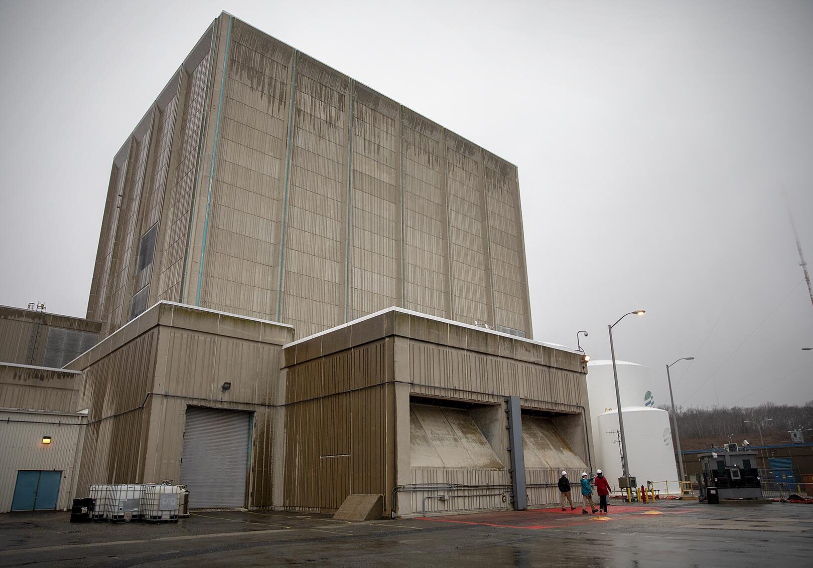 The Pilgrim nuclear reactor building. Photo by Robin Lubbock for WBUR