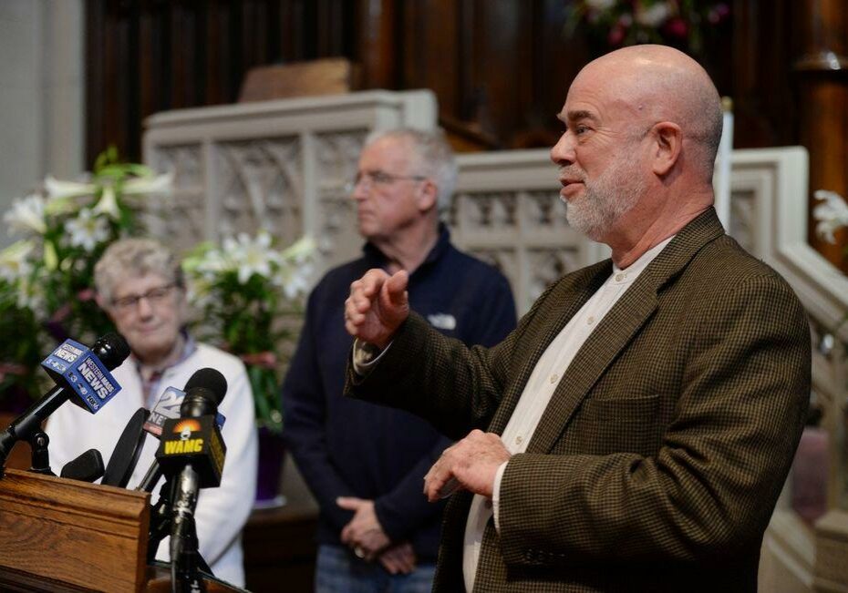 Rev. Tom Gerstenlauer, right, of South Congregational United Church of Christ.